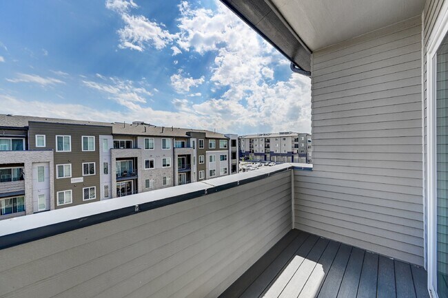 Building Photo - $2,150- 2 Bed, 2 Bath Condo in Littleton w...