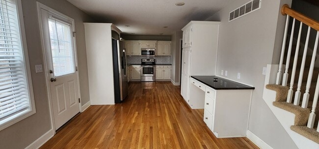 Building Photo - Wonderful 3 bed 2.5 Bath in Waldo! Availab...