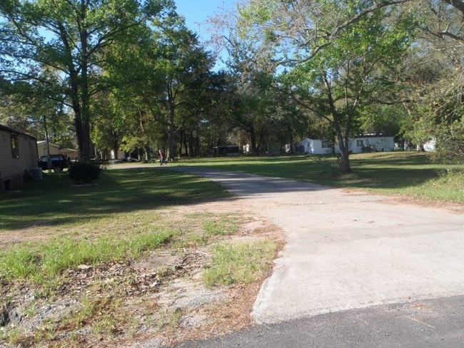 Park Photo - Village Oaks Family Mobile Home Park