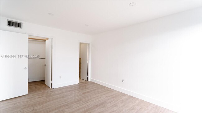 Building Photo - 3716 NE 168th St