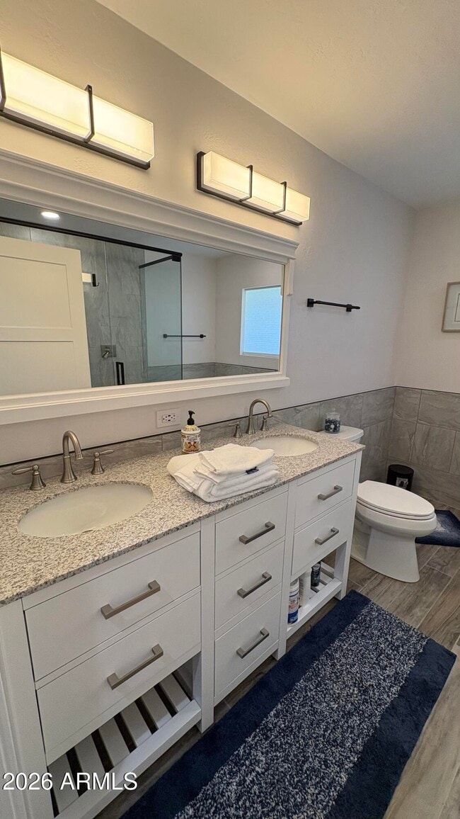 Building Photo - 4422 W Greenway Rd