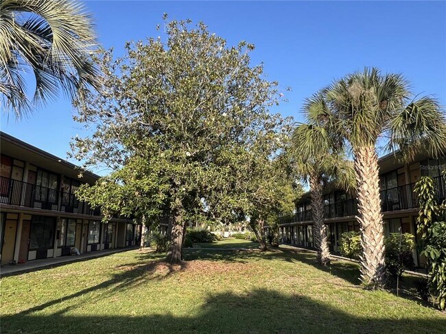 Building Photo - 7900 S Orange Blossom Trail