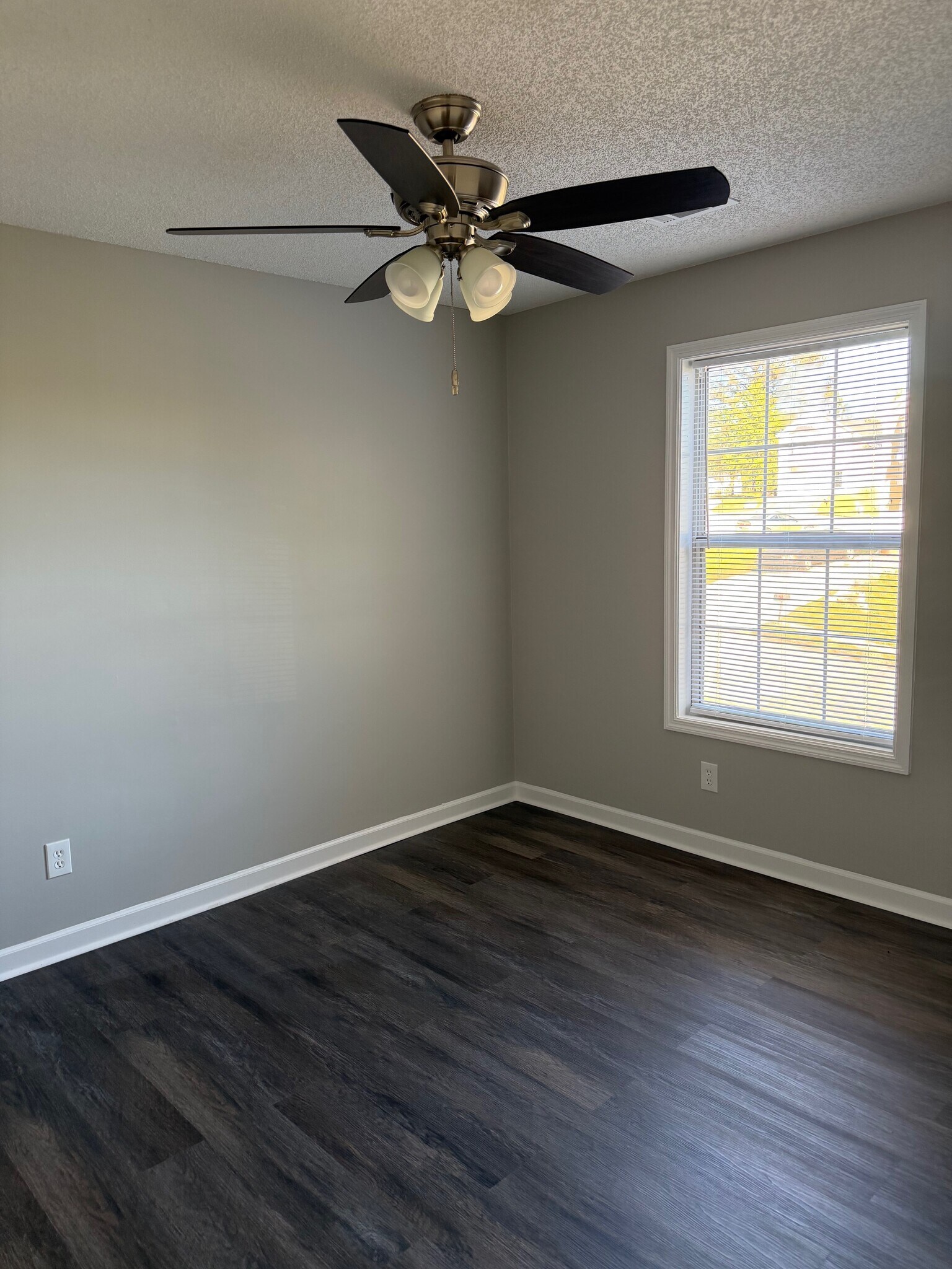 Building Photo - 831 Ashley Ln