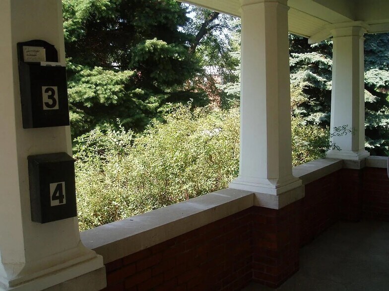 Building Photo - 4710 Cass St