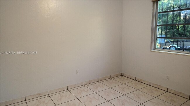 Building Photo - 3825 NW 168th Terrace