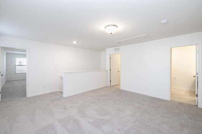 Building Photo - 3 br  Quiet community, paired Home minutes from I-77 and I-40