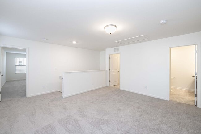 Building Photo - BEAUTIFUL Paired Home 3 br 2.5 ba with 2 car garage minutes from I-77 and I-40 - AUGUST MOVE IN