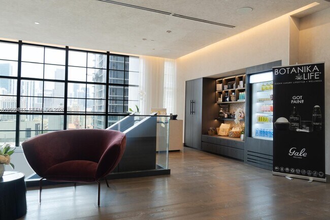 Building Photo - 159 NE 6th St