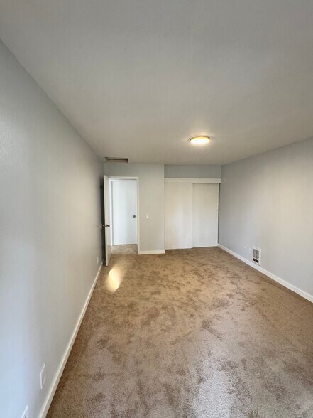 Building Photo - 16115 4th Ave NE