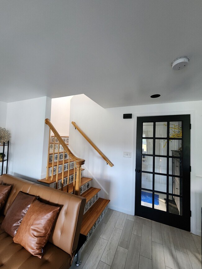 Building Photo - 25 Summit Cir