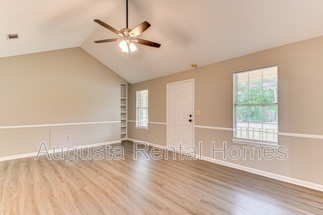 Building Photo - 2960 Glenn Hills Dr