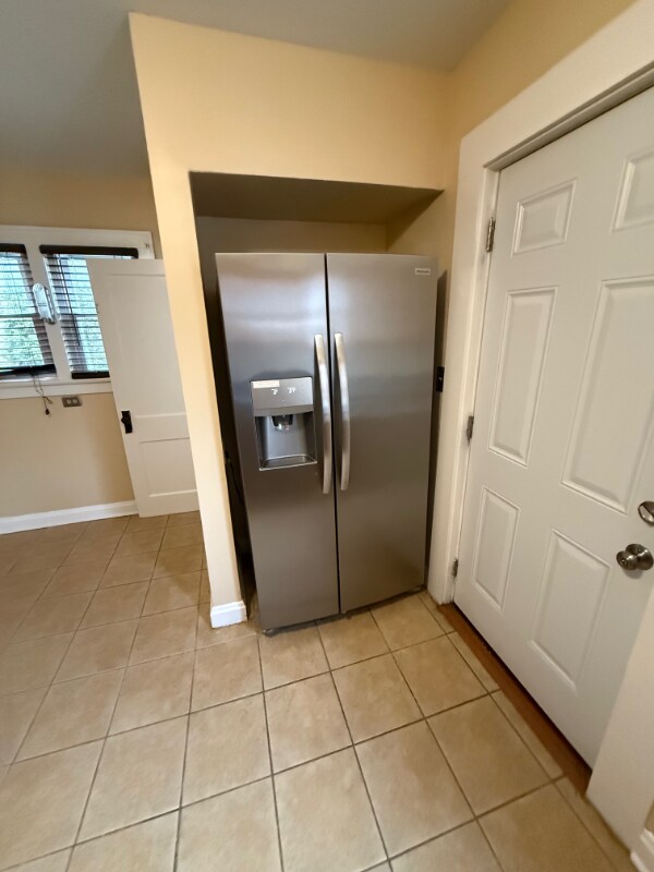 Building Photo - 55 W Lakeview Ave