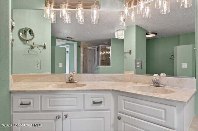 Building Photo - 8903 Laguna Ln