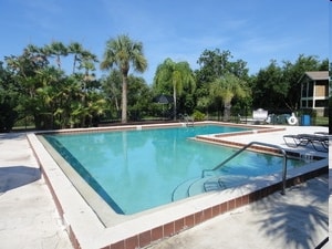 Pool - Beverly at Lakeside