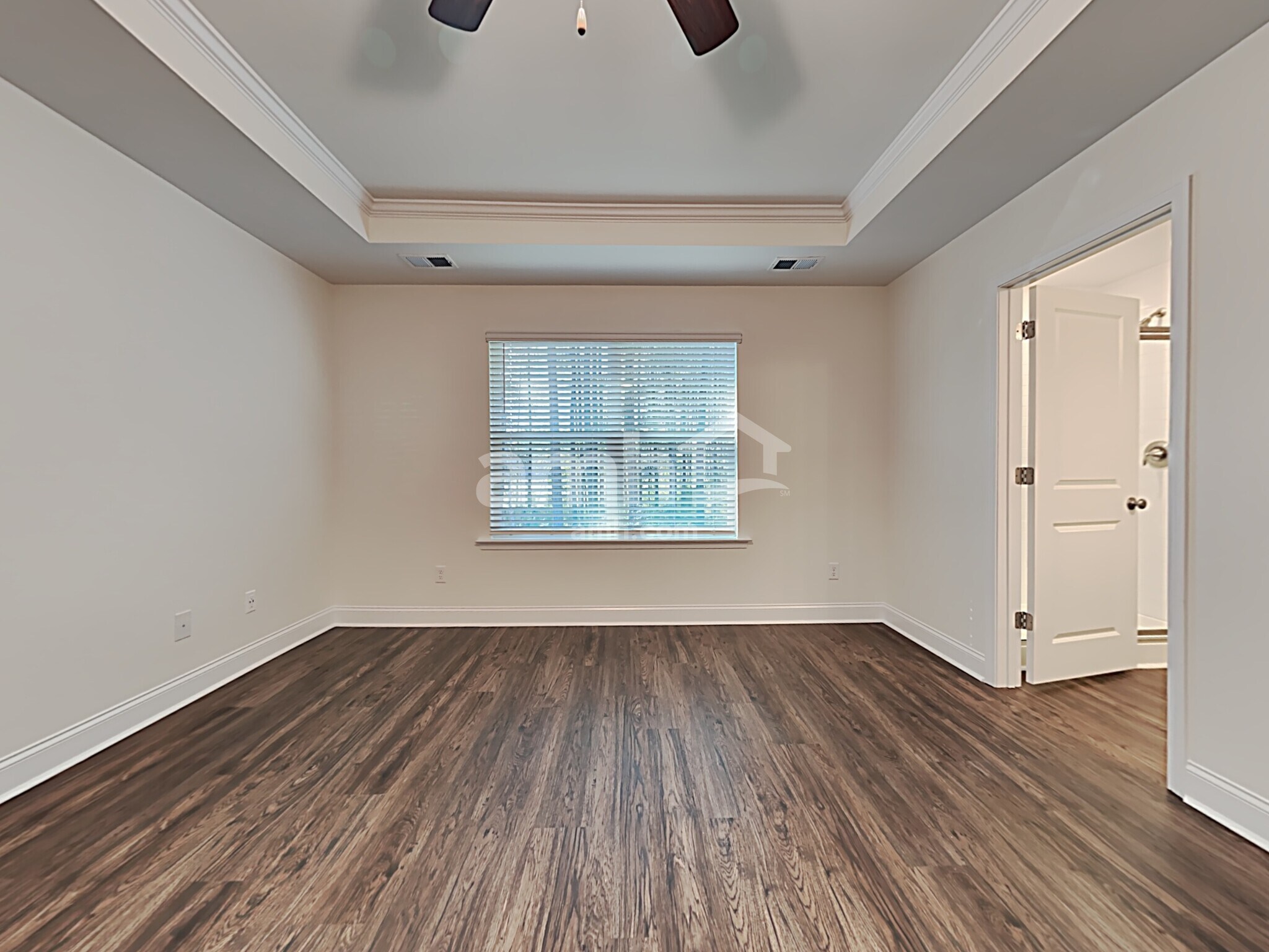 Building Photo - 507 W Lionel Rd