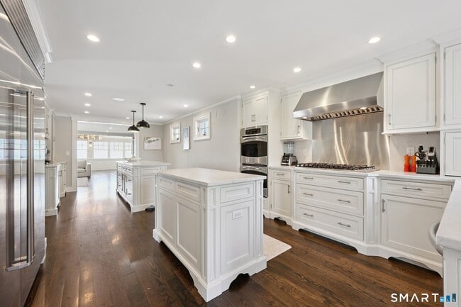 Building Photo - 19 Middle Beach Rd