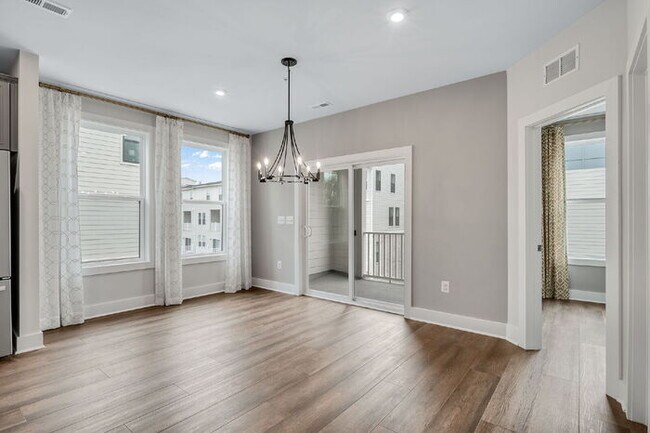 Building Photo - Expansive 3-Bedroom Condo featuring 2.5 Bathrooms and 2,345 Sq. Ft. of Comfort in Richmond!