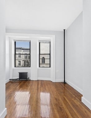 Building Photo - Top Level 3 BR Townhouse Custom Apt.  with large private outdoor Space