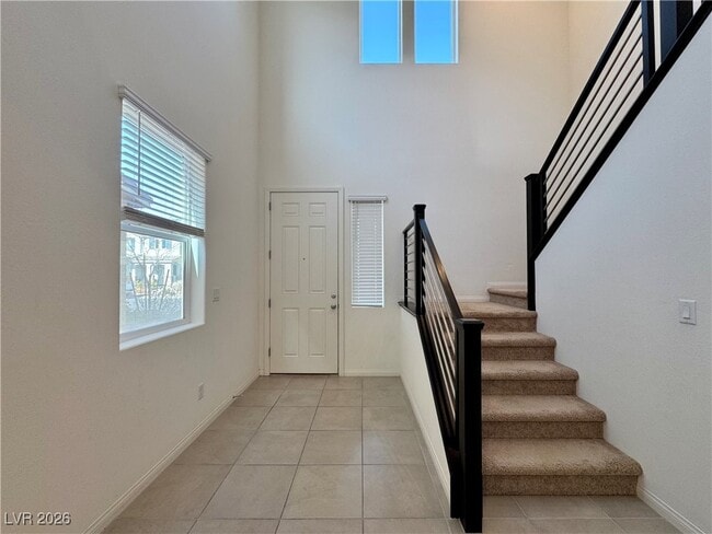 Building Photo - 8109 Minavalle Ave