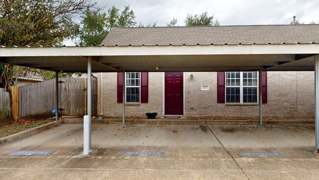 Building Photo - 602 Townplace Dr