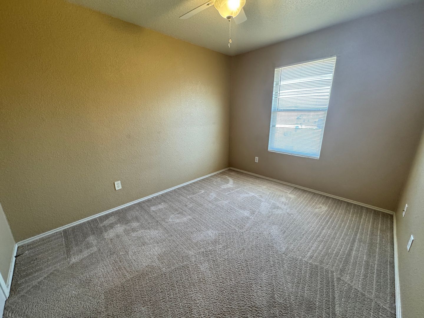 Building Photo - 1712 Old FM 440 Rd