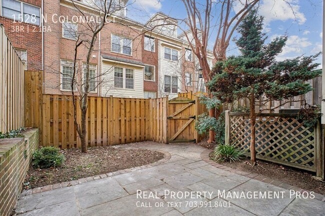 Building Photo - 1528 N Colonial Ct