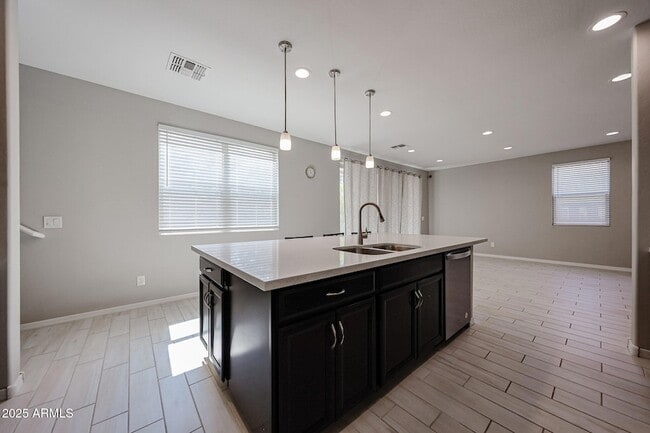 Building Photo - 3813 E Branham Ln