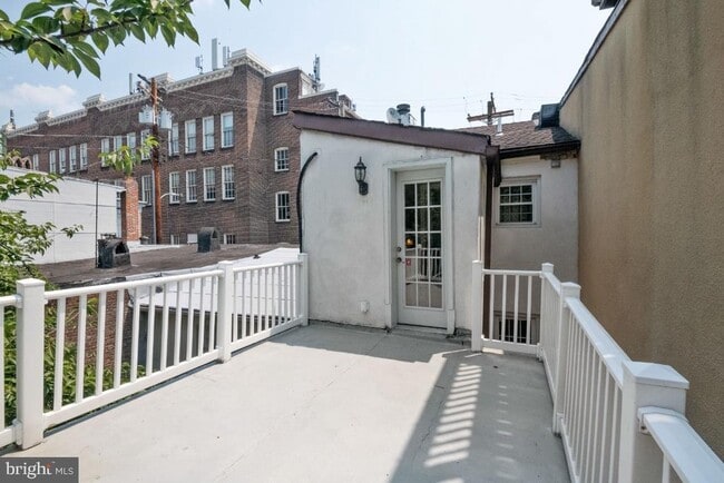 Building Photo - 520 S Bethel St