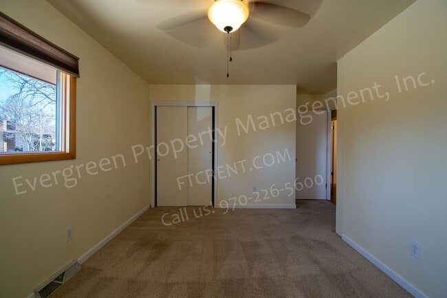Building Photo - 2206 Wakefield Dr
