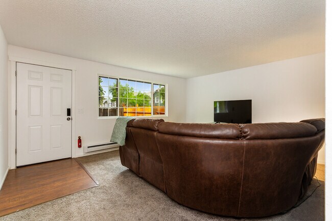 Building Photo - 15704 Ash Way
