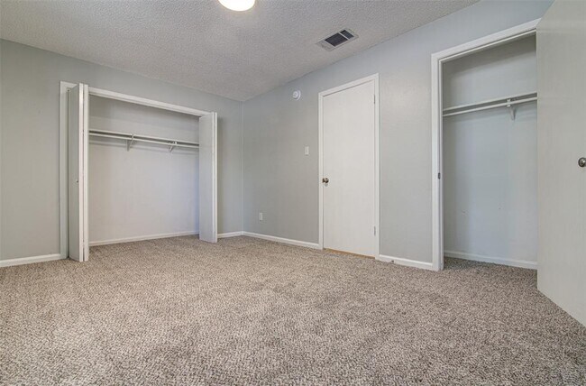 Building Photo - 8112 West Gate Blvd