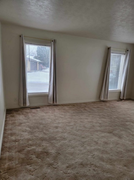 Building Photo - 620 Buckingham Dr