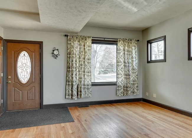 Building Photo - 923 N 49th St
