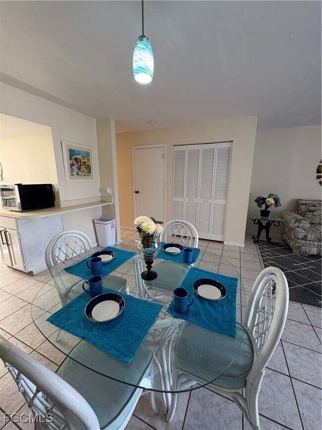 Building Photo - 1005 SW 48th Terrace