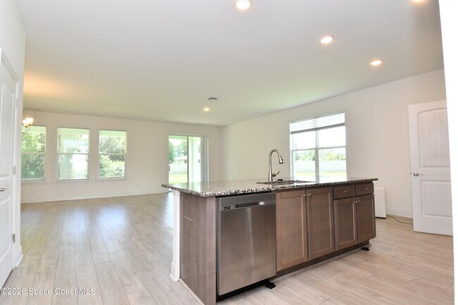 Building Photo - 1542 Killian Dr
