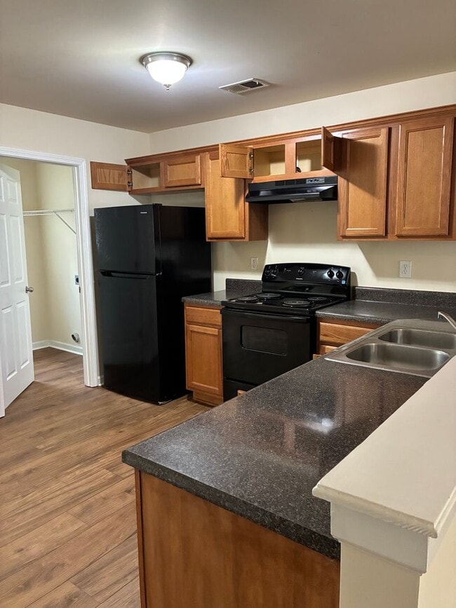Building Photo - 38 Middlebrook Dr