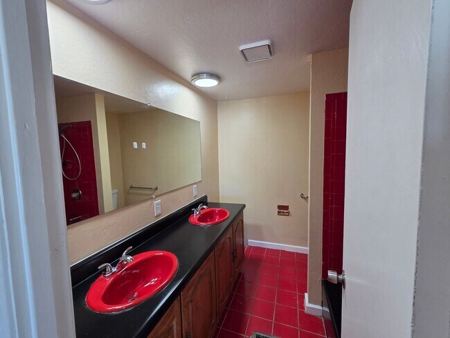 Building Photo - Queen Creek 3 bed / 2 bath on just under 5 Acres! No HOA!