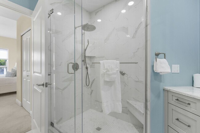 Building Photo - SPECTACULAR CUSTOM DESIGNED REMODELED 3 BR, 2 BTH