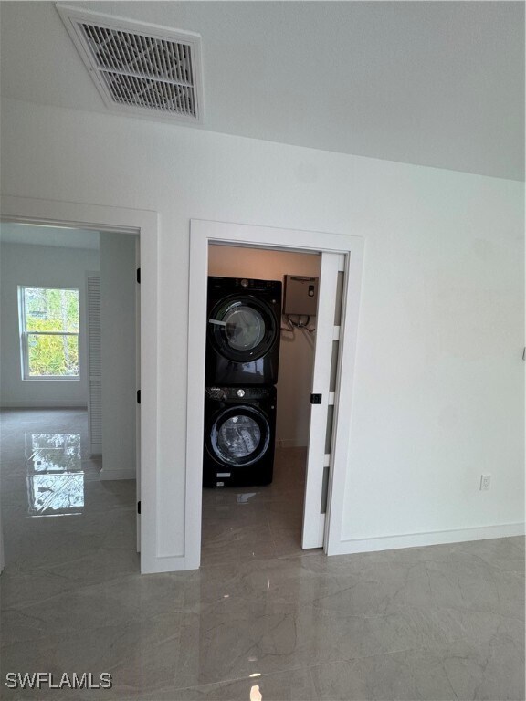 Building Photo - 27189 N Twin Lakes Dr