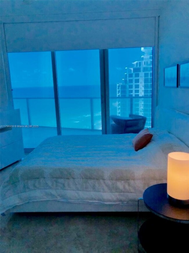 Building Photo - 3101 S Ocean Dr