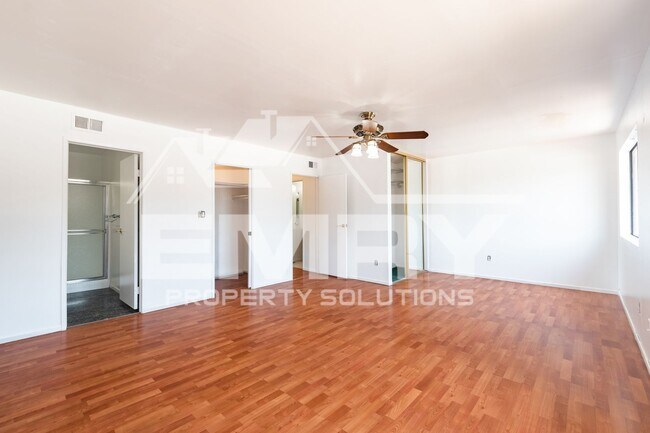 Building Photo - 9781 Karmont Ave