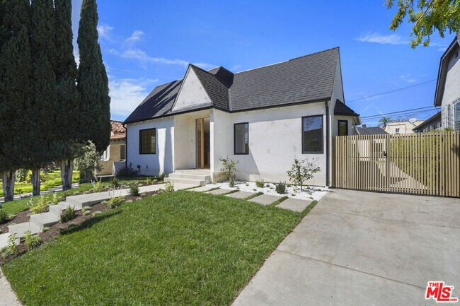 Building Photo - 1161 Stearns Dr