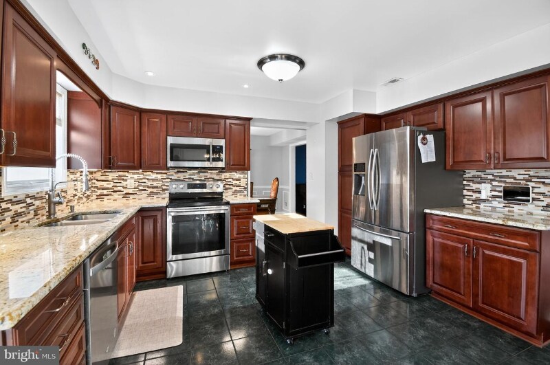 Building Photo - 22040 Caravel Ct