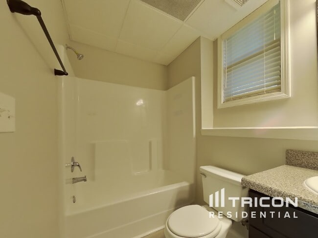 Building Photo - 8978 Western Pines Dr