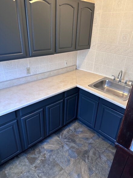 Pantry - 16 Hillside St