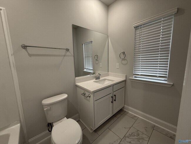 Building Photo - 22882 Ansley Dr