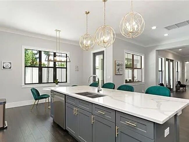 Building Photo - Exquisite 4-Bed, 5.5-Bath Executive Retrea...