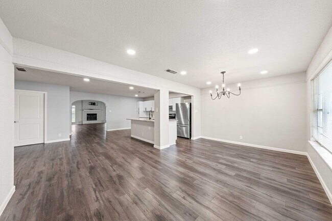 Building Photo - 4402 Seabreeze Dr