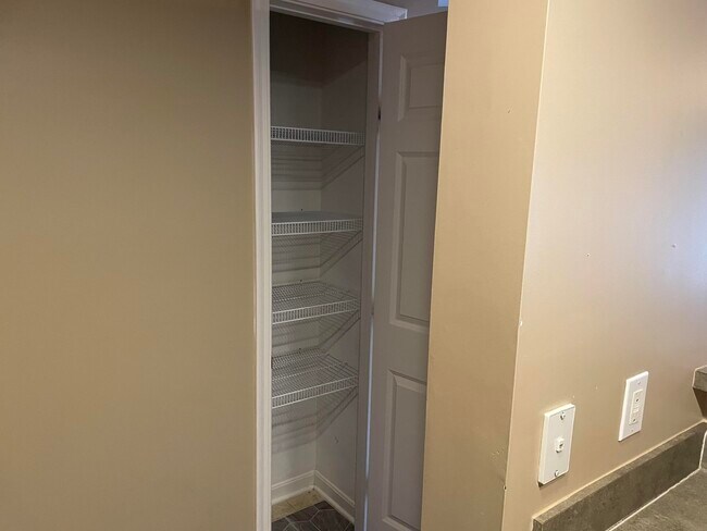 Building Photo - 1153 Fairman Way