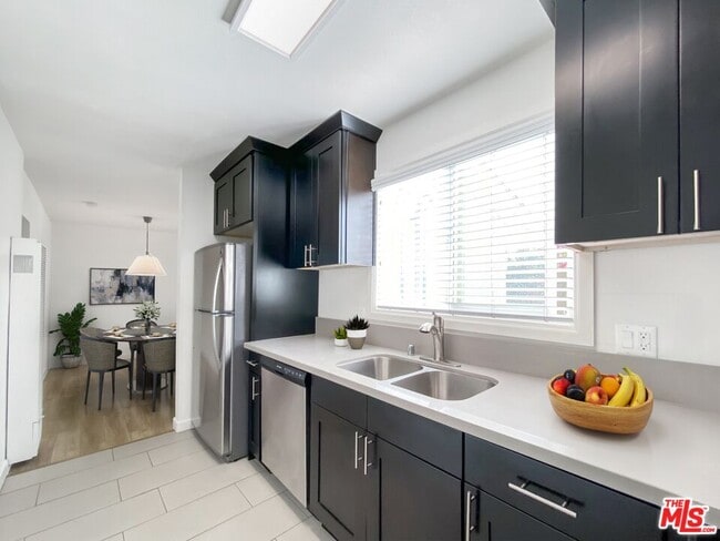 Building Photo - 1444 Cochran Ave